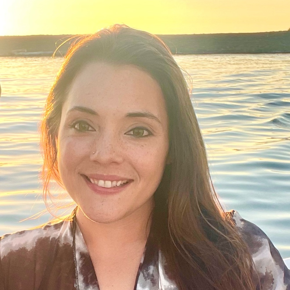 Meet your Posher, Julia